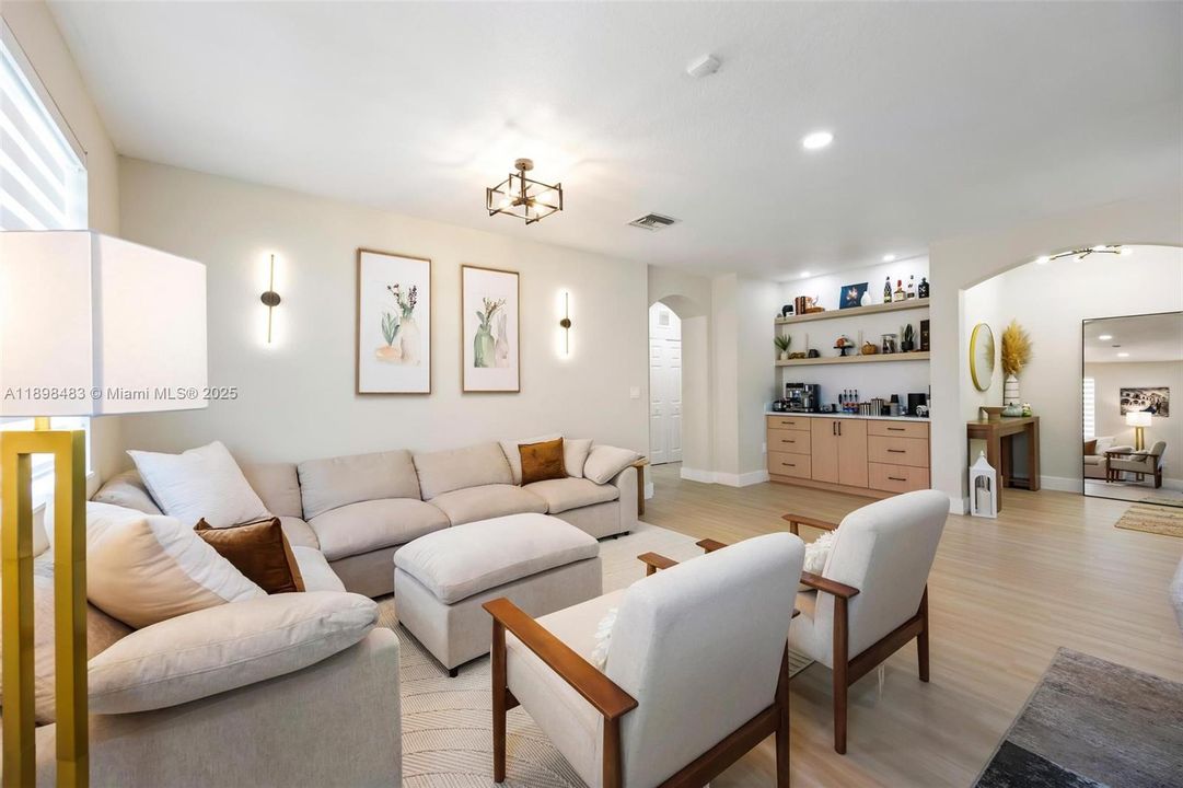 For Sale: $625,000 (3 beds, 2 baths, 1829 Square Feet)