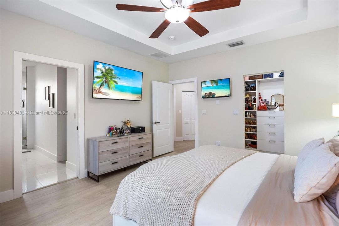 For Sale: $625,000 (3 beds, 2 baths, 1829 Square Feet)