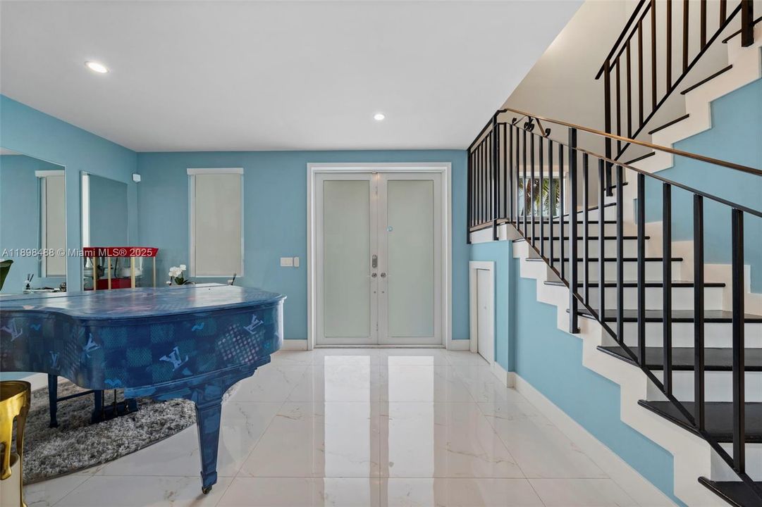 For Sale: $2,349,999 (4 beds, 3 baths, 3121 Square Feet)