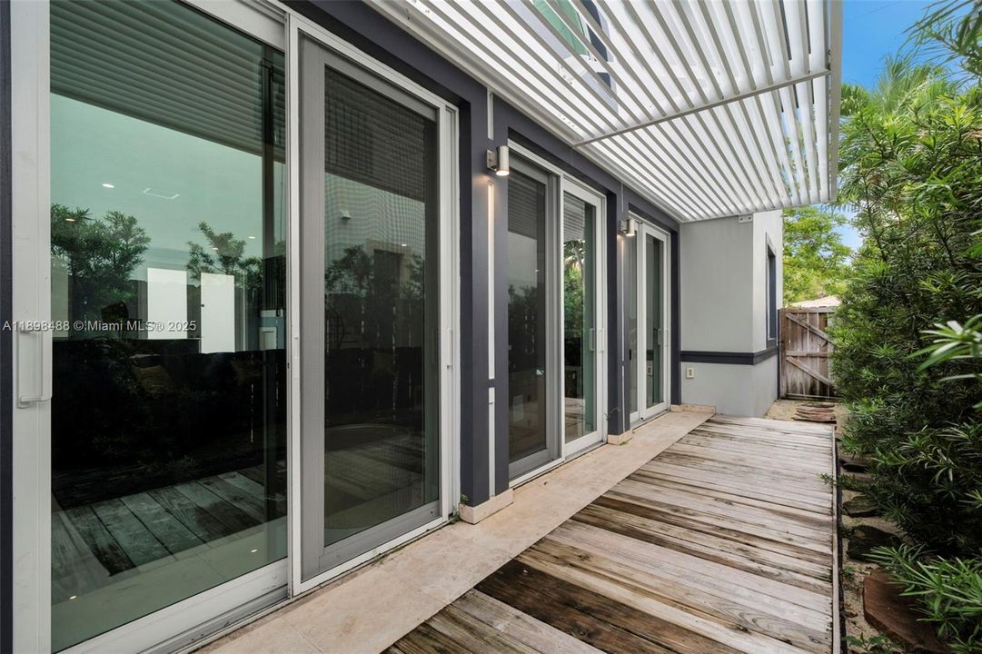 For Sale: $2,349,999 (4 beds, 3 baths, 3121 Square Feet)