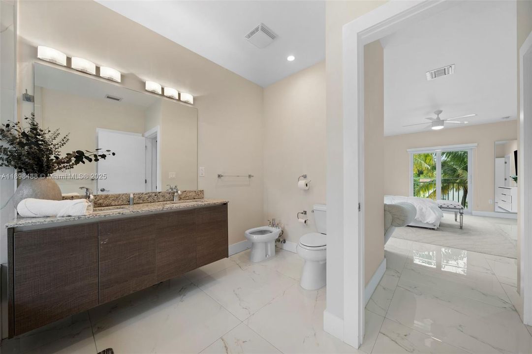 For Sale: $2,349,999 (4 beds, 3 baths, 3121 Square Feet)