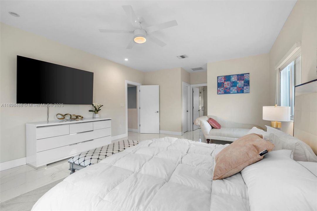 For Sale: $2,349,999 (4 beds, 3 baths, 3121 Square Feet)