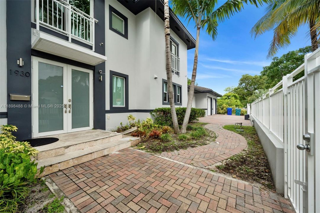 For Sale: $2,349,999 (4 beds, 3 baths, 3121 Square Feet)