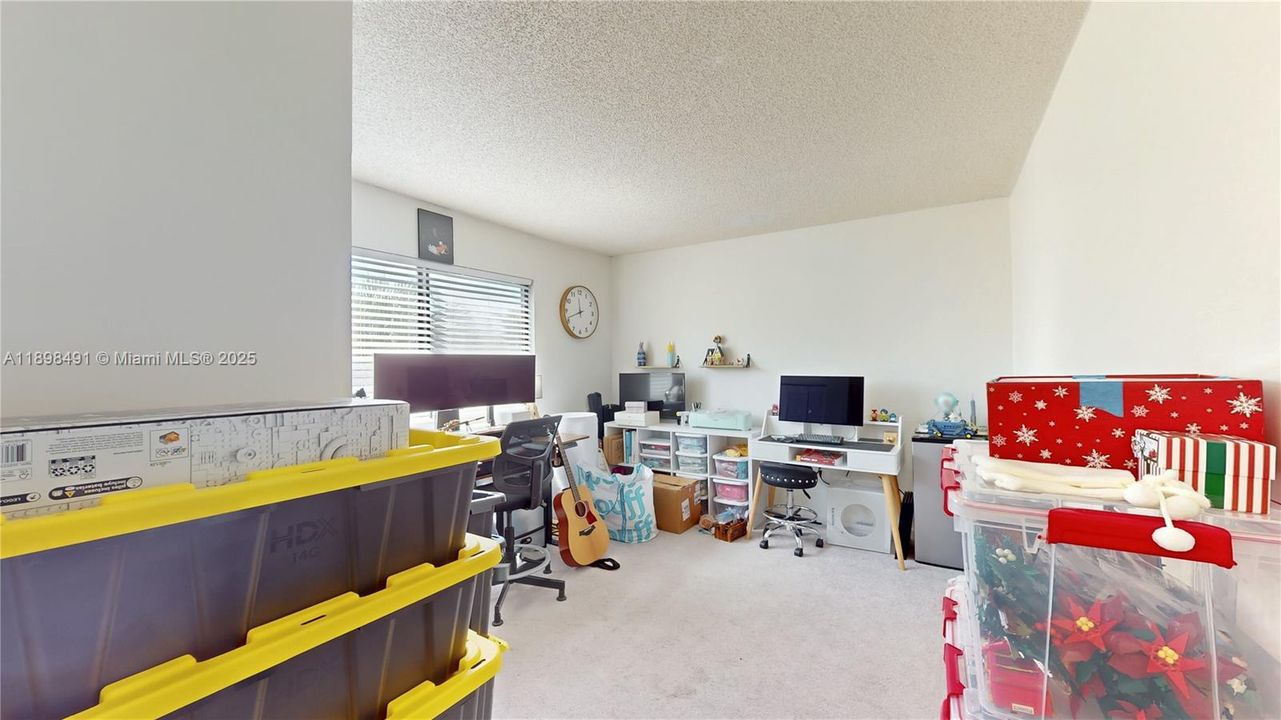 For Sale: $545,000 (3 beds, 2 baths, 1484 Square Feet)