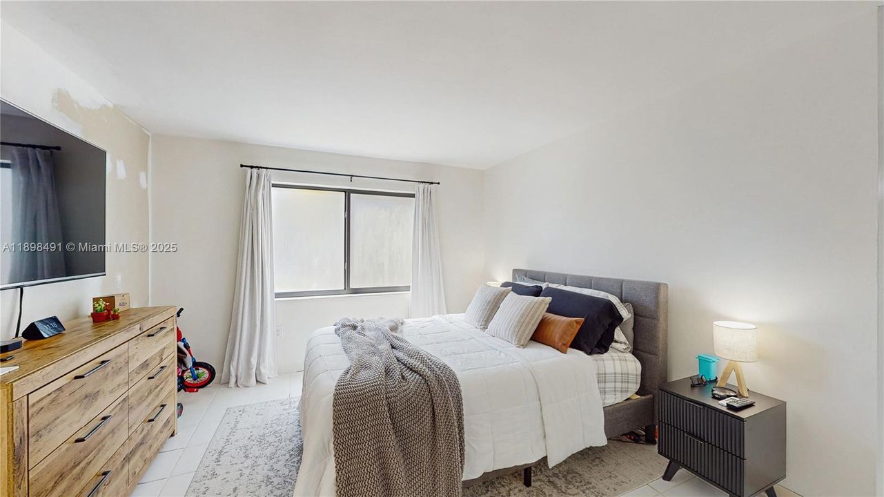 For Sale: $545,000 (3 beds, 2 baths, 1484 Square Feet)