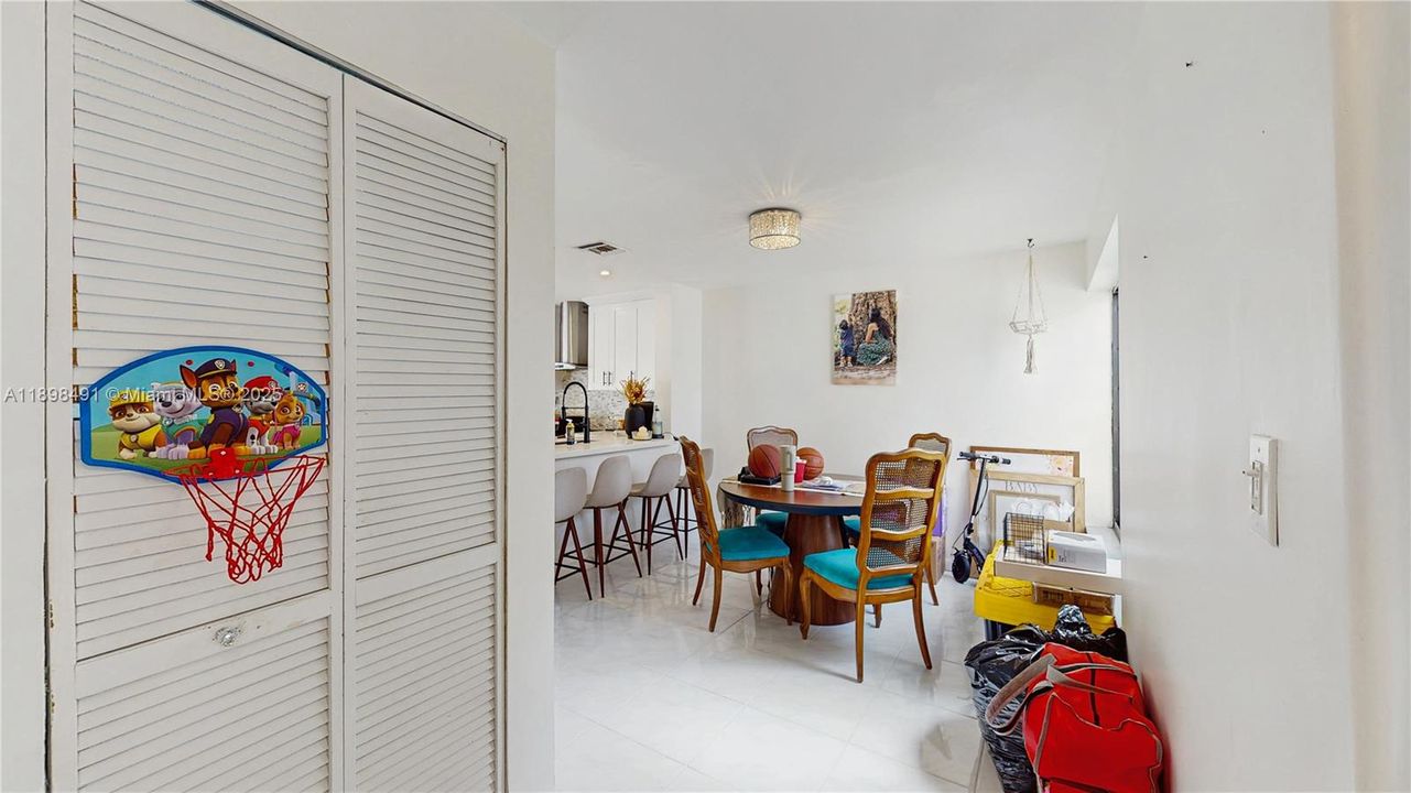 For Sale: $545,000 (3 beds, 2 baths, 1484 Square Feet)