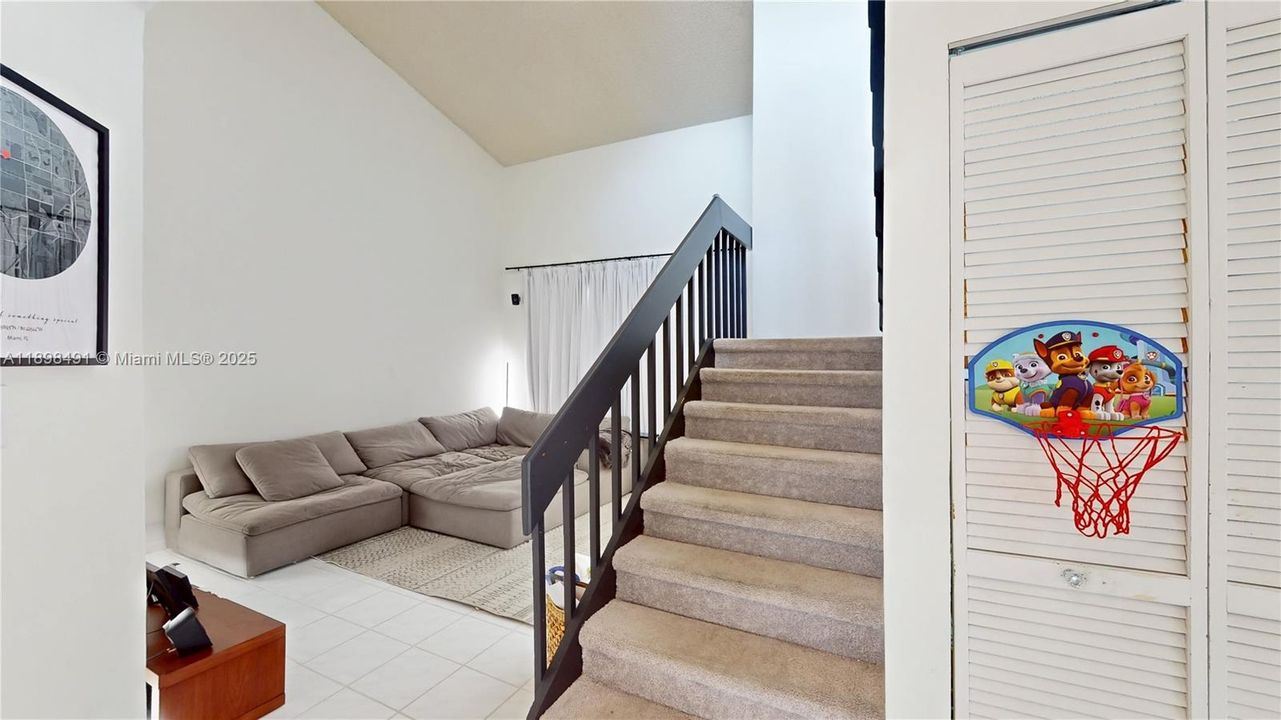 For Sale: $545,000 (3 beds, 2 baths, 1484 Square Feet)