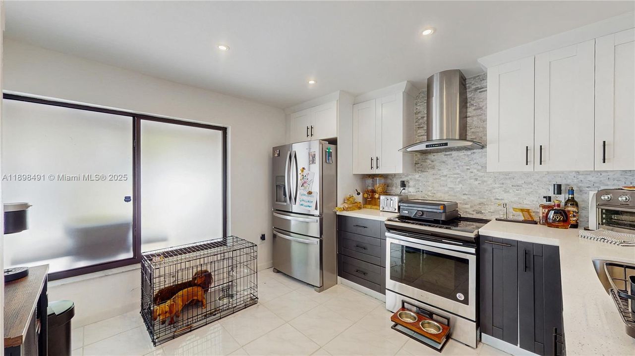 For Sale: $545,000 (3 beds, 2 baths, 1484 Square Feet)