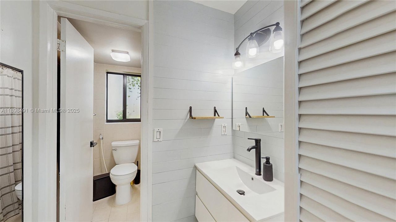 For Sale: $545,000 (3 beds, 2 baths, 1484 Square Feet)