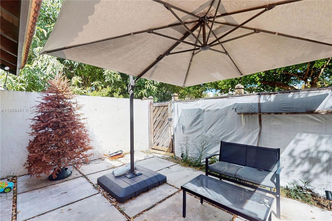For Sale: $545,000 (3 beds, 2 baths, 1484 Square Feet)