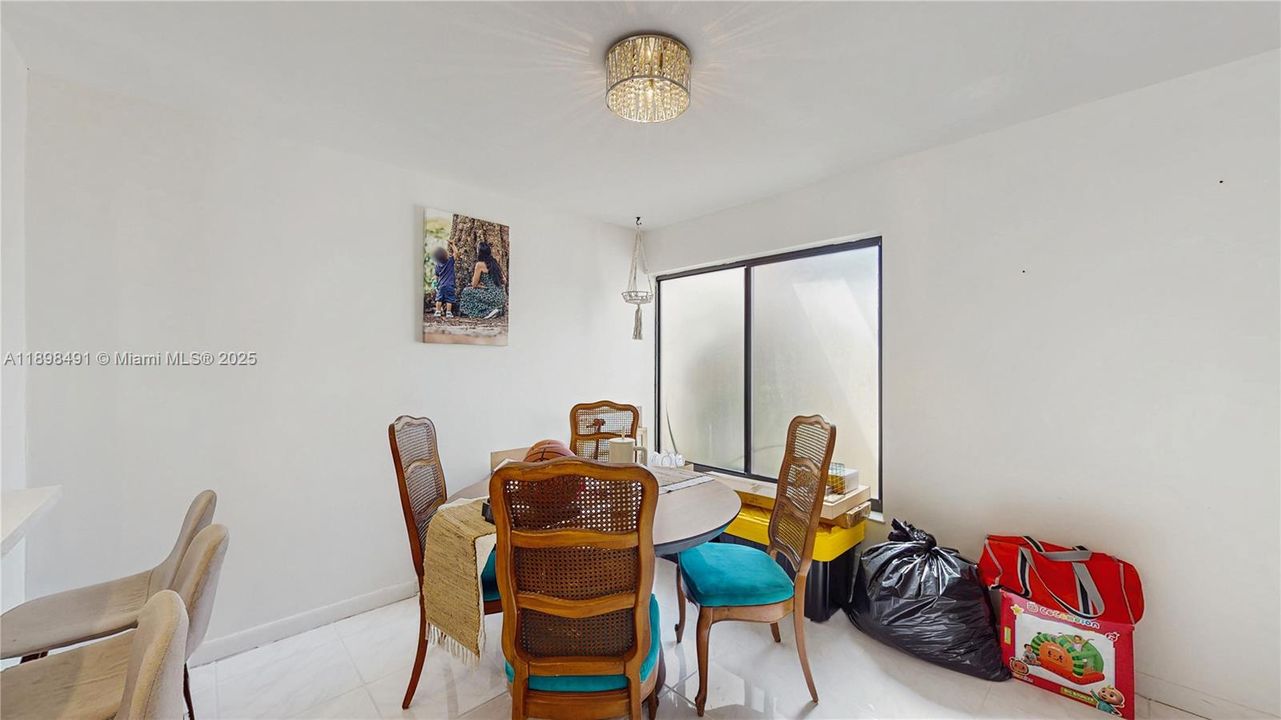 For Sale: $545,000 (3 beds, 2 baths, 1484 Square Feet)