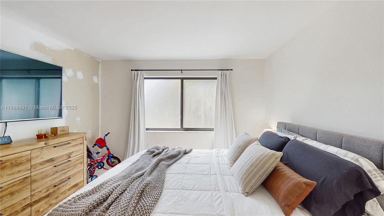 For Sale: $545,000 (3 beds, 2 baths, 1484 Square Feet)