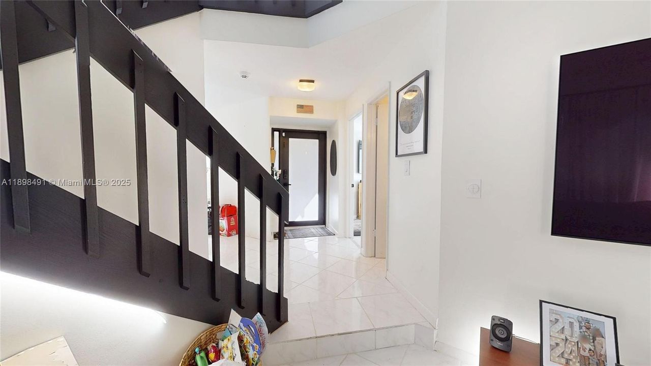 For Sale: $545,000 (3 beds, 2 baths, 1484 Square Feet)