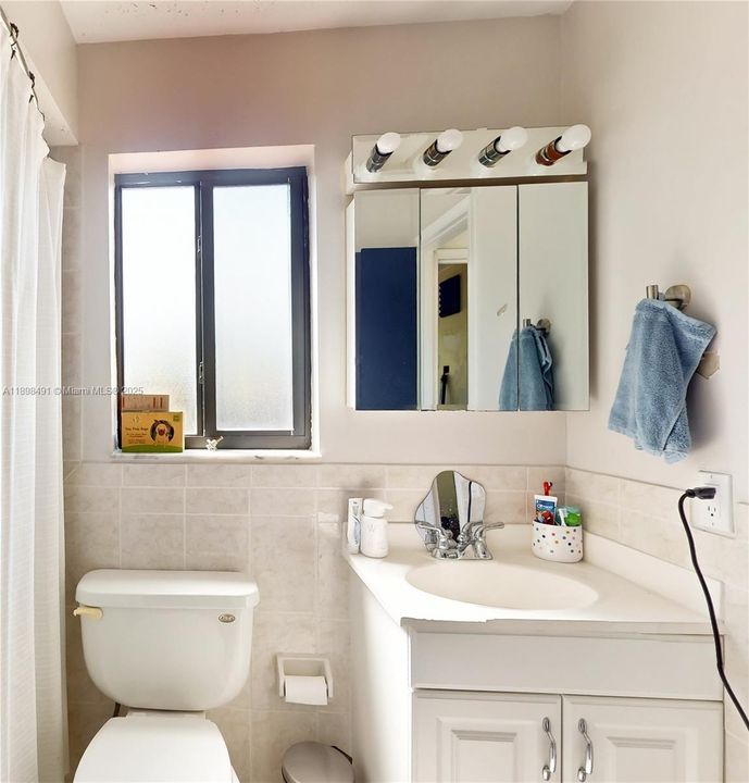 For Sale: $545,000 (3 beds, 2 baths, 1484 Square Feet)