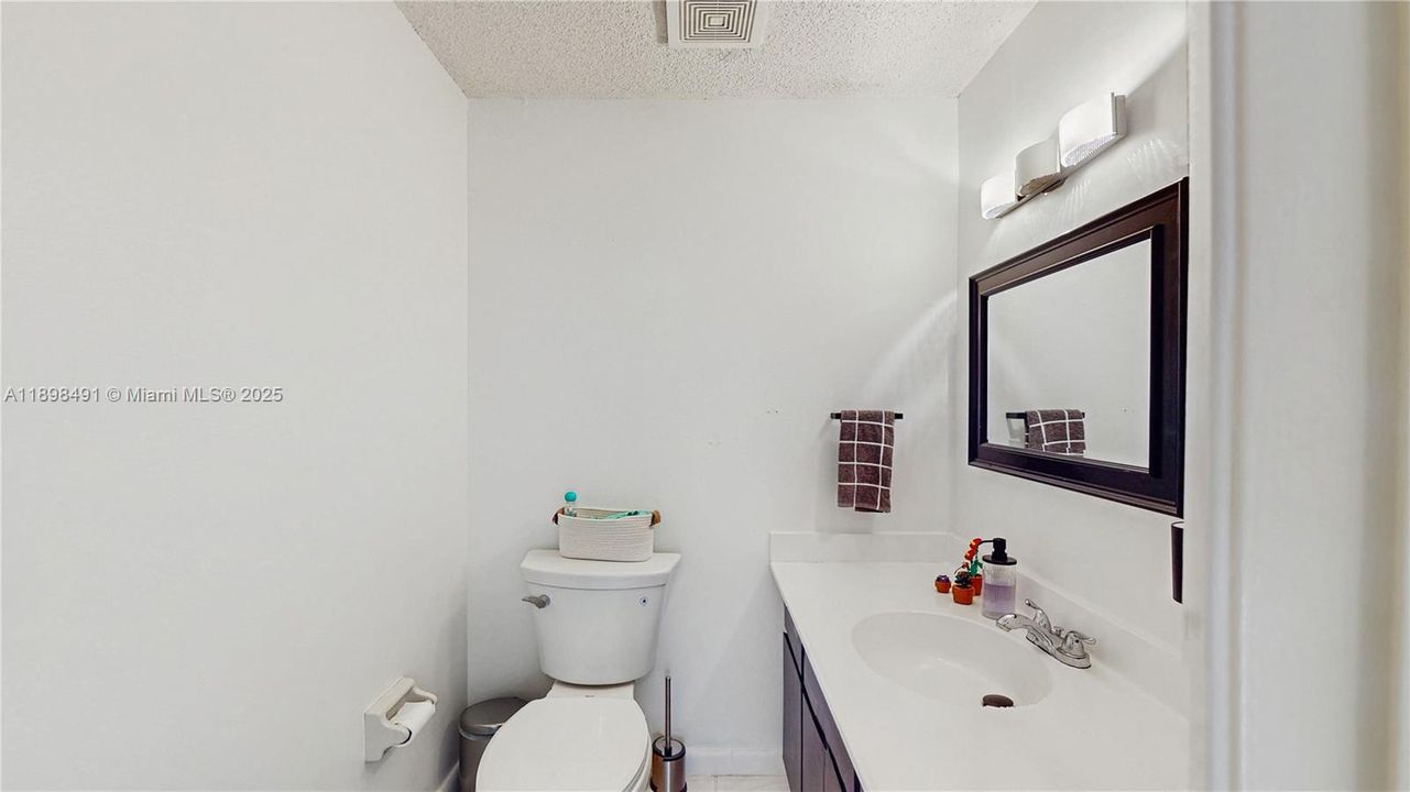 For Sale: $545,000 (3 beds, 2 baths, 1484 Square Feet)