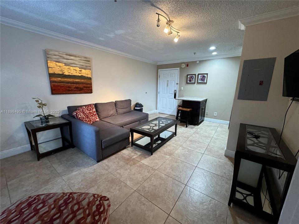 待售: $145,000 (1 贝兹, 1 浴室, 0 平方英尺)