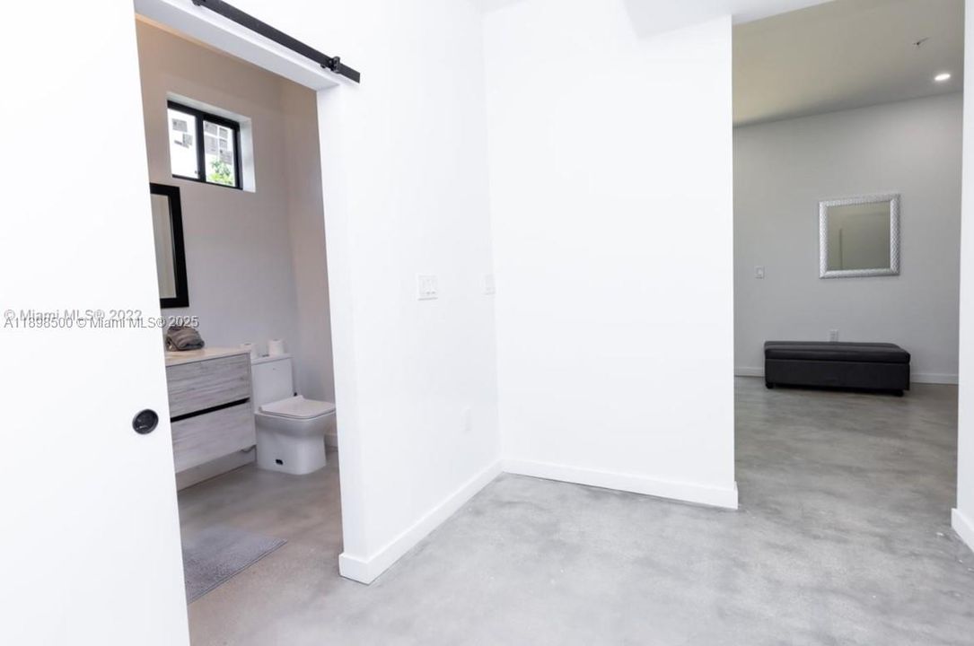 Recently Rented: $5,500 (4 beds, 3 baths, 2319 Square Feet)