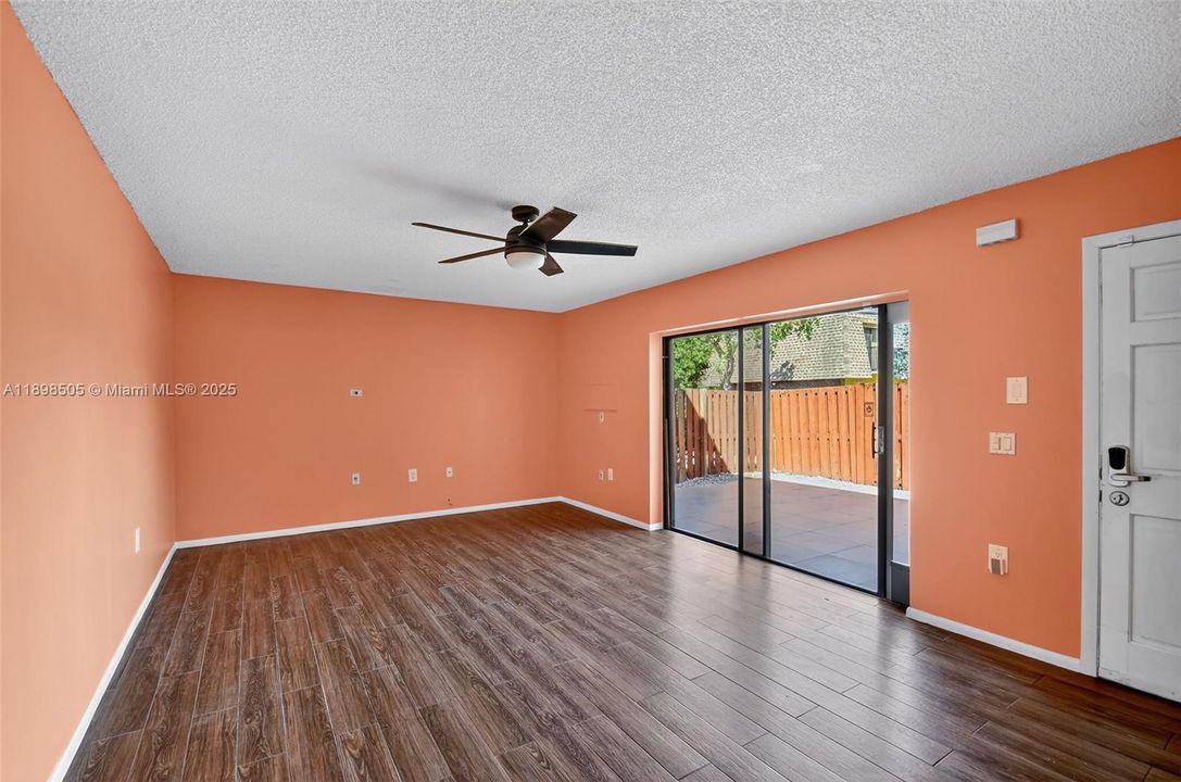 Recently Rented: $2,300 (2 beds, 2 baths, 1235 Square Feet)