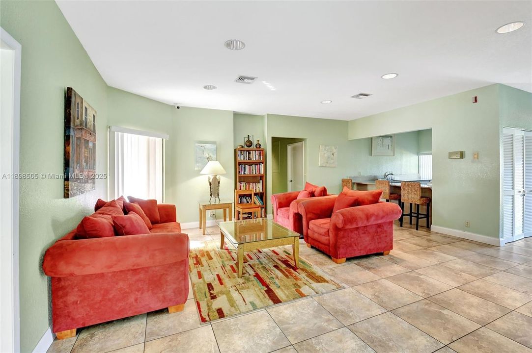 Recently Rented: $2,300 (2 beds, 2 baths, 1235 Square Feet)