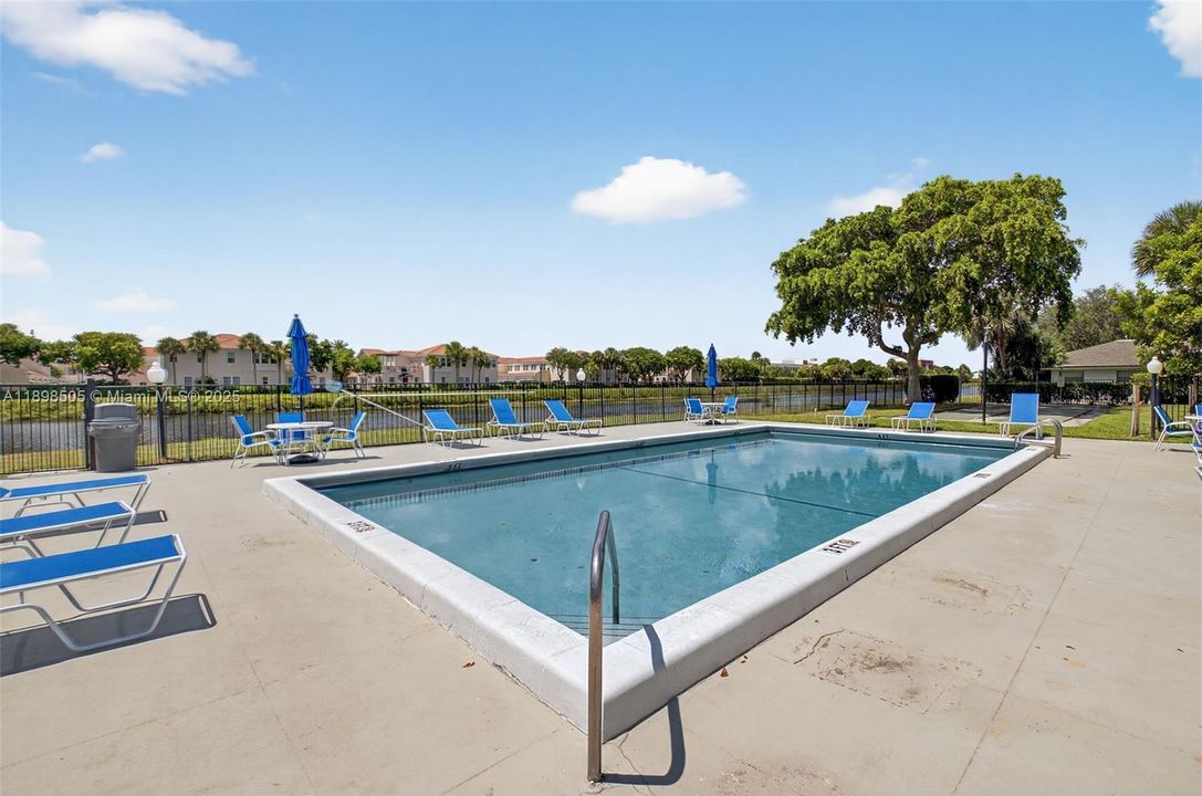 Recently Rented: $2,300 (2 beds, 2 baths, 1235 Square Feet)