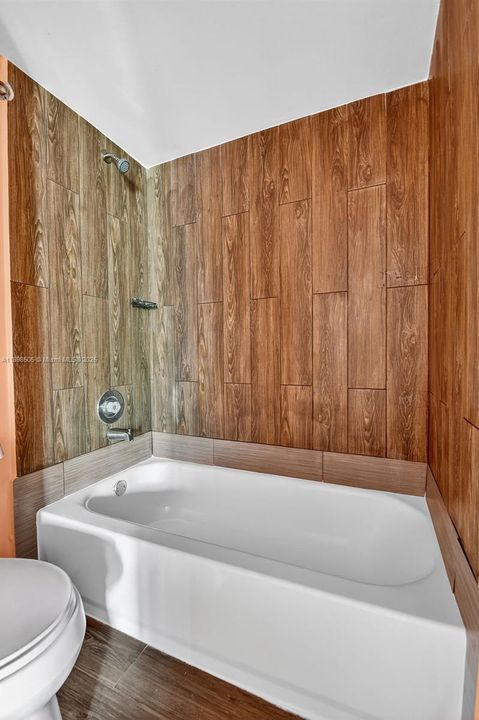 Recently Rented: $2,300 (2 beds, 2 baths, 1235 Square Feet)