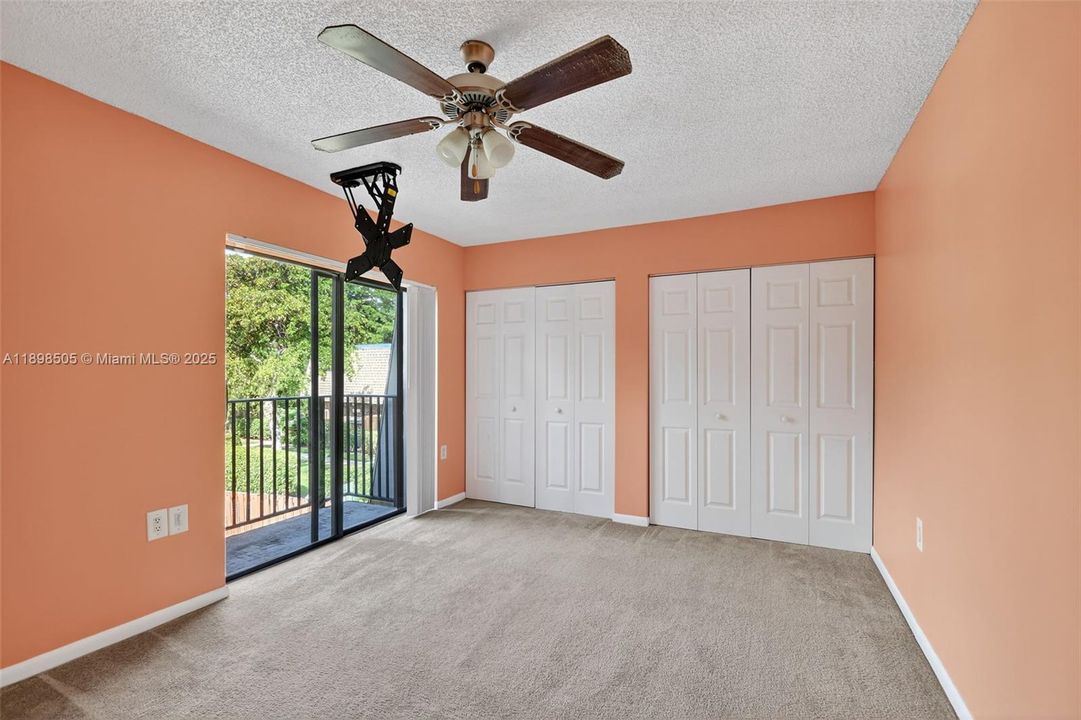 Recently Rented: $2,300 (2 beds, 2 baths, 1235 Square Feet)