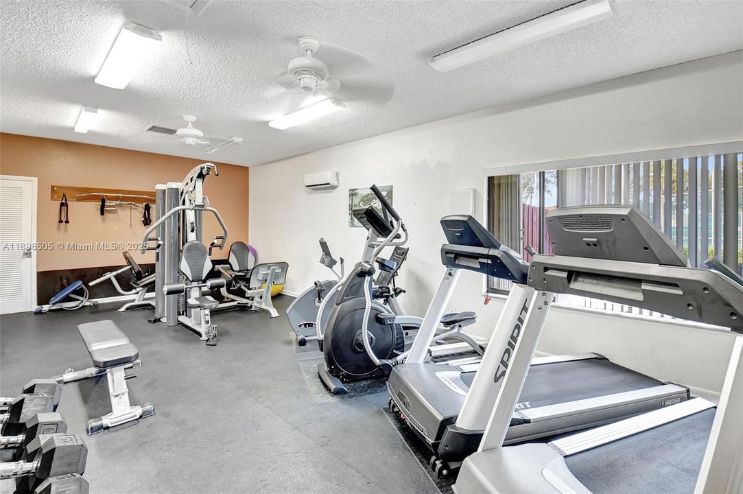 Recently Rented: $2,300 (2 beds, 2 baths, 1235 Square Feet)