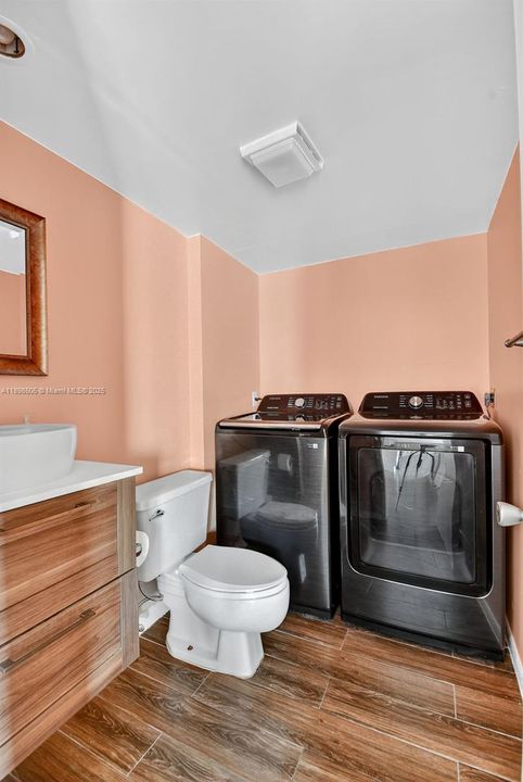 Recently Rented: $2,300 (2 beds, 2 baths, 1235 Square Feet)