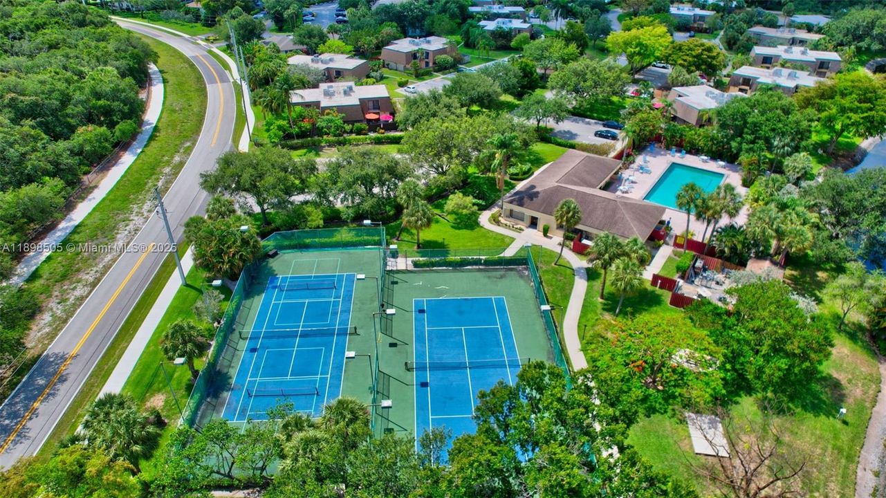 Recently Rented: $2,300 (2 beds, 2 baths, 1235 Square Feet)