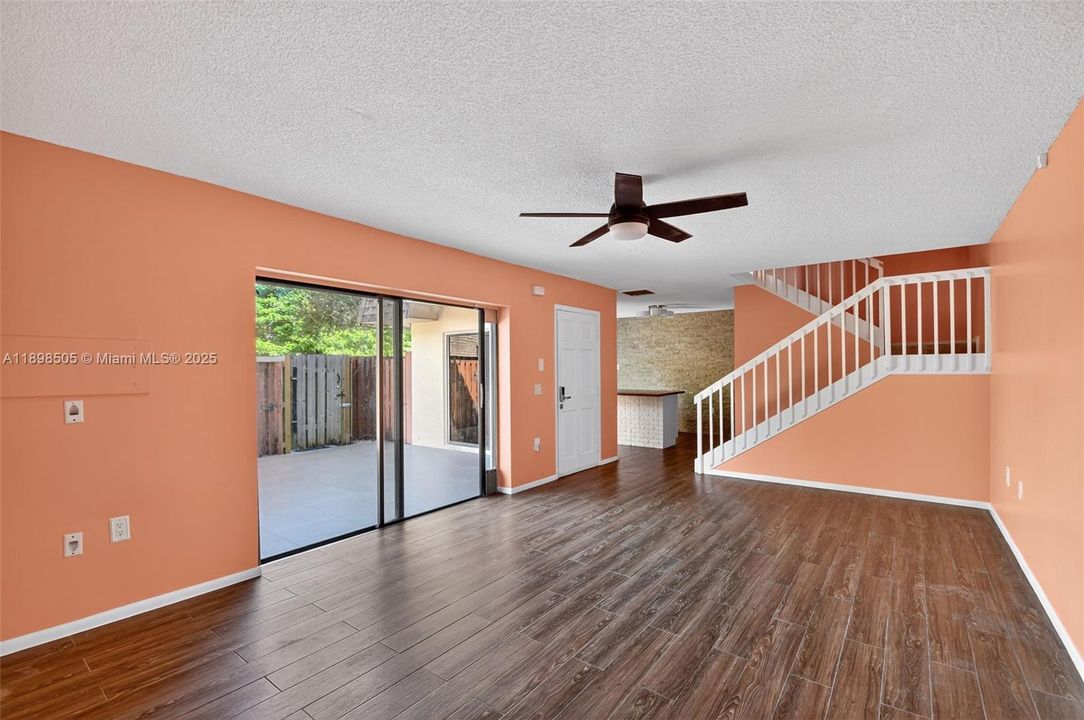 Recently Rented: $2,300 (2 beds, 2 baths, 1235 Square Feet)