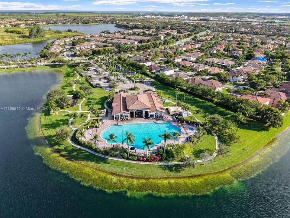 На продажу: $669,500 (3 спален, 2 ванн, 2062 Квадратных фут)