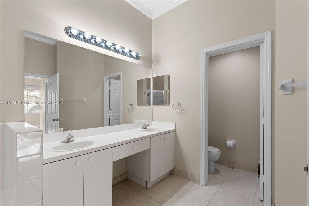 На продажу: $669,500 (3 спален, 2 ванн, 2062 Квадратных фут)