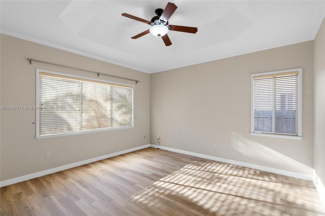 На продажу: $669,500 (3 спален, 2 ванн, 2062 Квадратных фут)