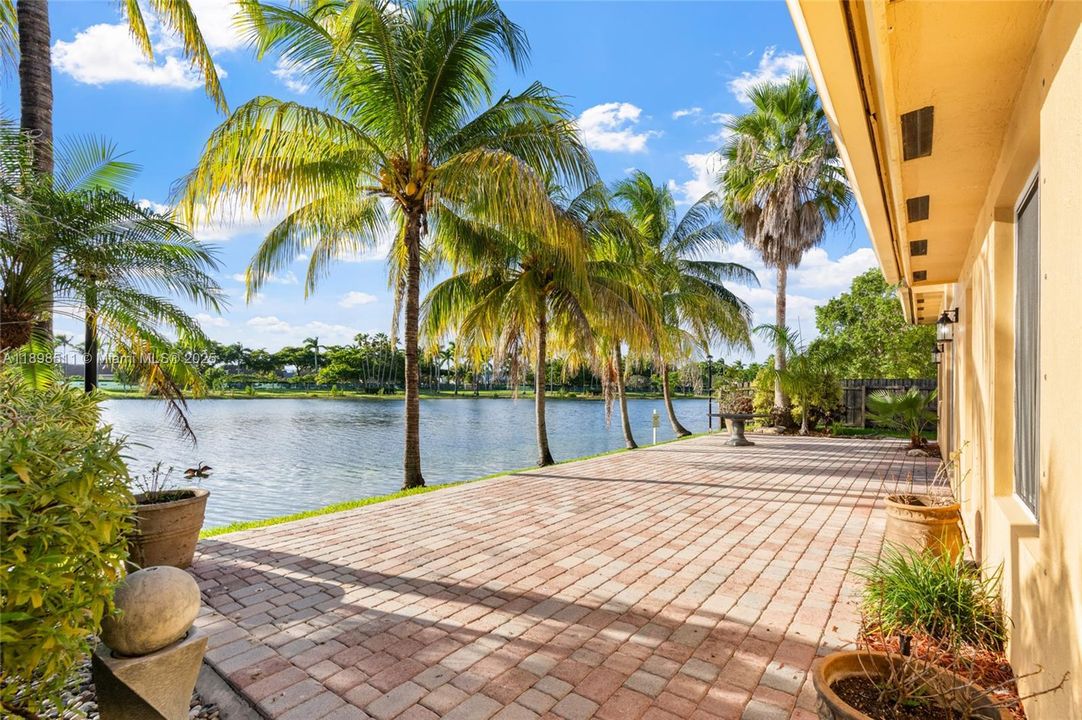 На продажу: $669,500 (3 спален, 2 ванн, 2062 Квадратных фут)