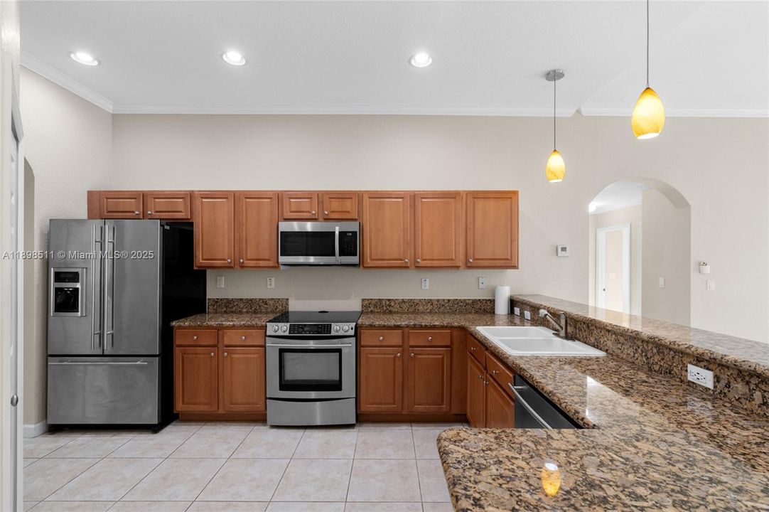 На продажу: $669,500 (3 спален, 2 ванн, 2062 Квадратных фут)