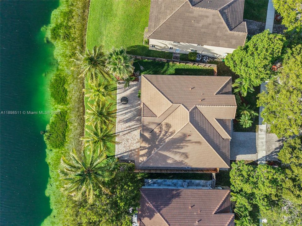 На продажу: $669,500 (3 спален, 2 ванн, 2062 Квадратных фут)