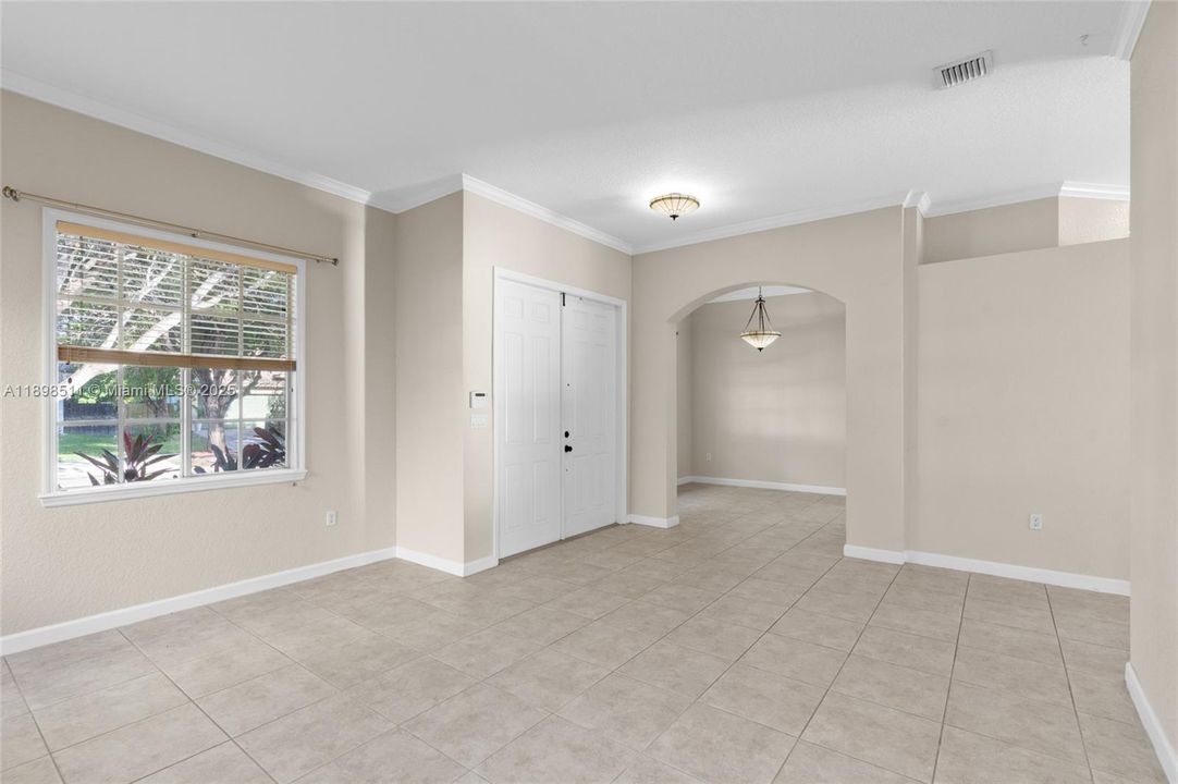 На продажу: $669,500 (3 спален, 2 ванн, 2062 Квадратных фут)