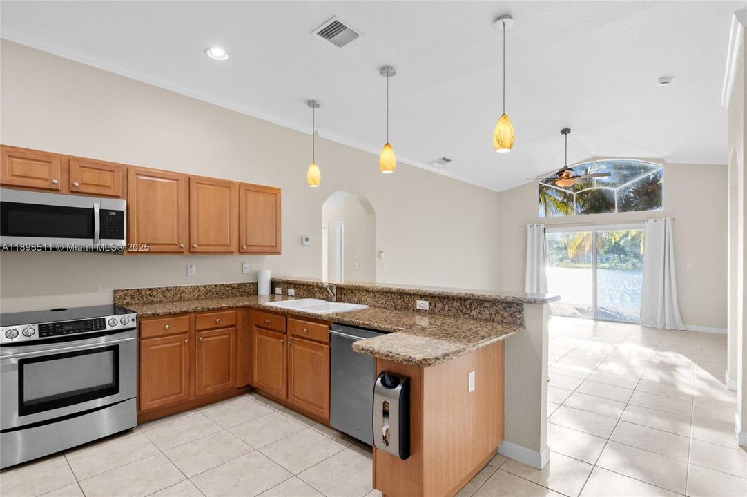 На продажу: $669,500 (3 спален, 2 ванн, 2062 Квадратных фут)