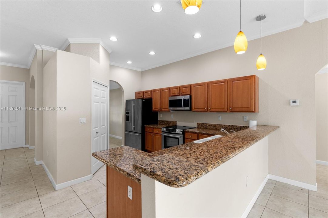 На продажу: $669,500 (3 спален, 2 ванн, 2062 Квадратных фут)