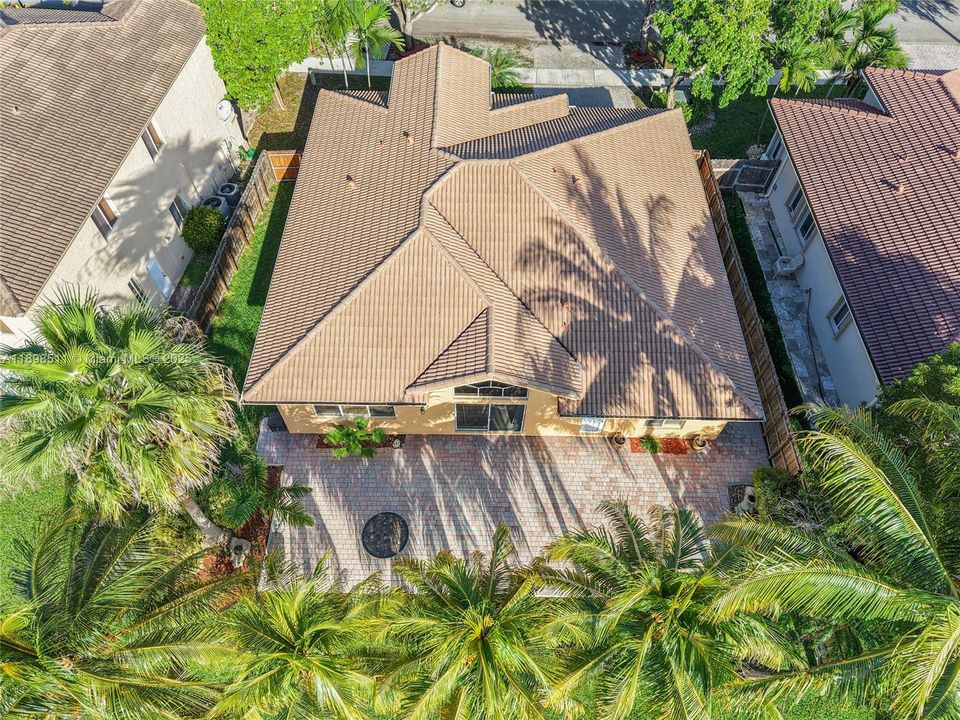 На продажу: $669,500 (3 спален, 2 ванн, 2062 Квадратных фут)