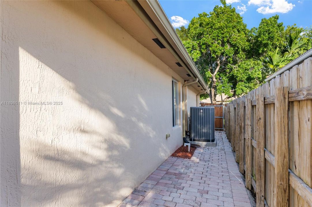 На продажу: $669,500 (3 спален, 2 ванн, 2062 Квадратных фут)