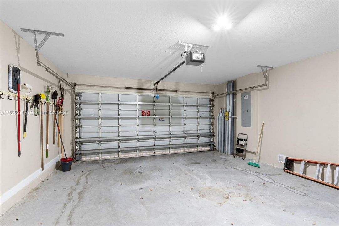 На продажу: $669,500 (3 спален, 2 ванн, 2062 Квадратных фут)