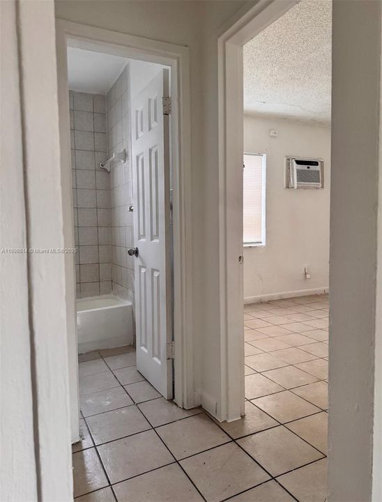 В аренду: $1,300 (1 спален, 1 ванн, 11132 Квадратных фут)