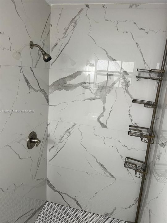 出租: $3,300 (3 贝兹, 2 浴室, 1281 平方英尺)