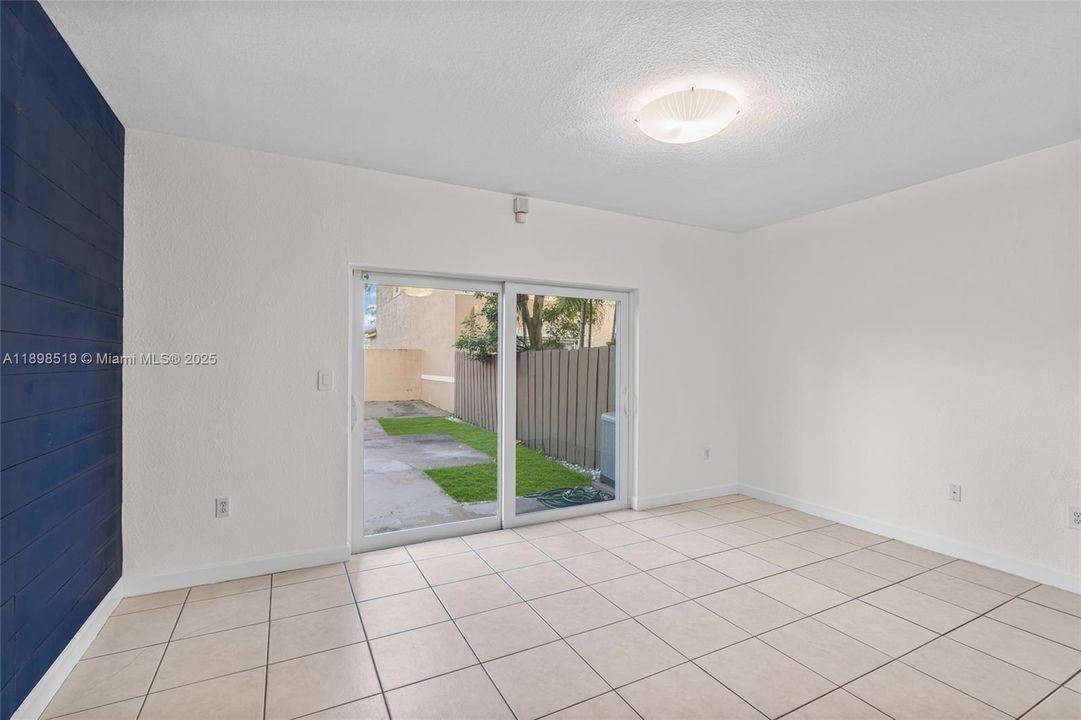 Active With Contract: $2,850 (3 beds, 2 baths, 1504 Square Feet)