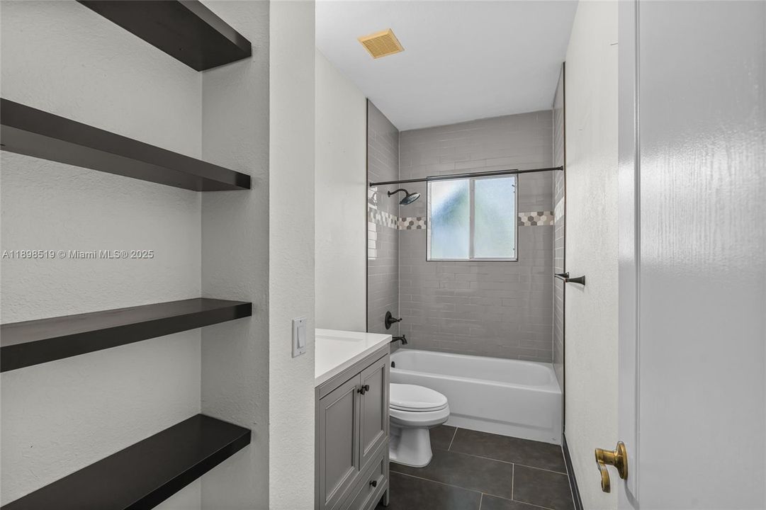 Active With Contract: $2,850 (3 beds, 2 baths, 1504 Square Feet)