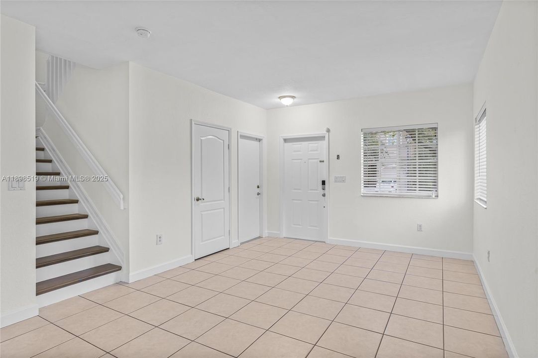 Active With Contract: $2,850 (3 beds, 2 baths, 1504 Square Feet)