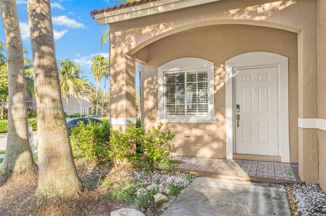 Active With Contract: $2,850 (3 beds, 2 baths, 1504 Square Feet)