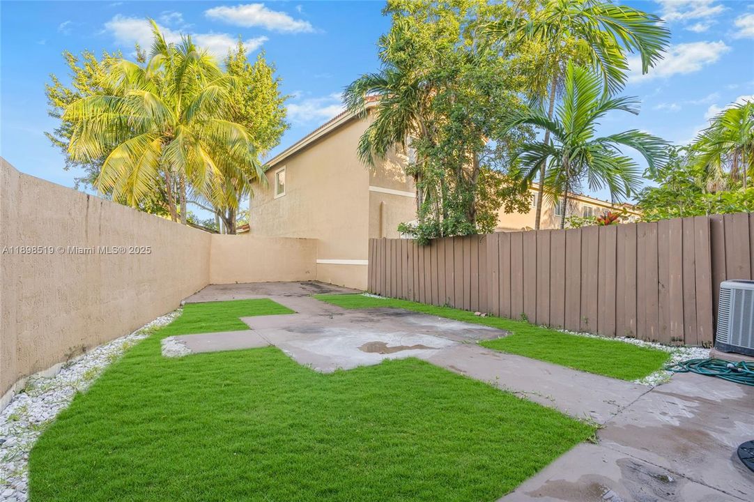 Active With Contract: $2,850 (3 beds, 2 baths, 1504 Square Feet)