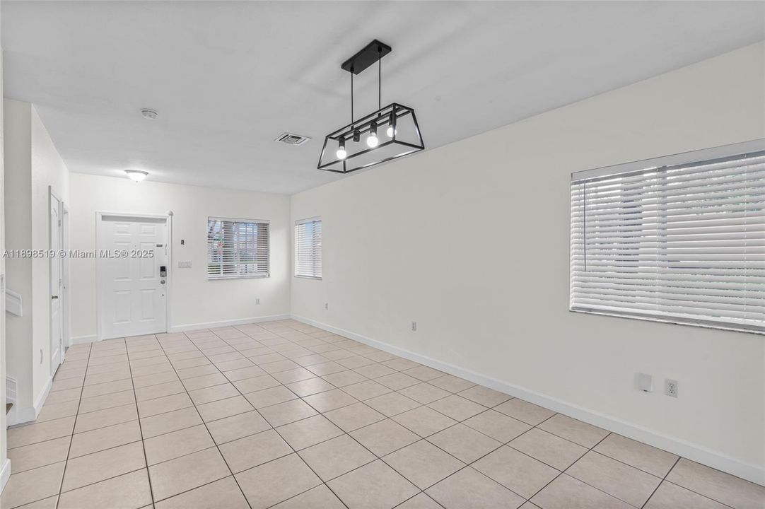 Active With Contract: $2,850 (3 beds, 2 baths, 1504 Square Feet)